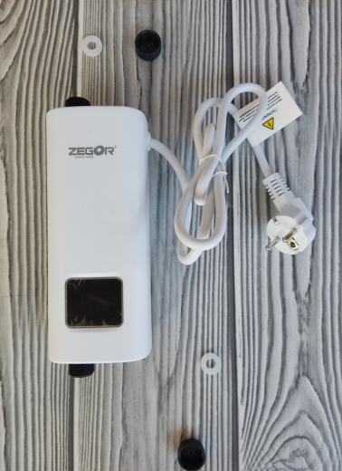 Проточний електричний водонагрівач ZEGOR EC-800 із душовою насадкою 3400W - 5